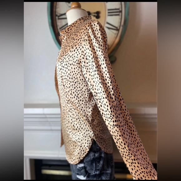 Silk Club Collection Cheetah Silk Blouse - Picture 4 of 9